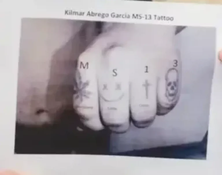 FOTOGRAFÍA. WASHINGTON (ESTADOS UNIDOS DE AMÉRICA), VIERNES SANTO 18 DE ABRIL DE 2025. El mandatario del Mundo Libre, 45º y 47º presidente de United States of America (USA) por el Partido Republicano, Donald John Trump, ha difundido este viernes informaciones estremecedores sobre el inmigrante peligroso deportado por "error" a El Salvador, Kilmar Abrego García. De acuerdo con su ficha policial, el expulsado de United States of America es un maltratador de mujer, además de pertenecer a la organización terrorista internacional de pandillas criminales "Mara Salvatrucha (MS)/Mara/(MS-13)", así como exhibe las siglas "MS-13" tatuado en los nudillos de su mano. Lasvocesdelpueblo (Ñ Pueblo)