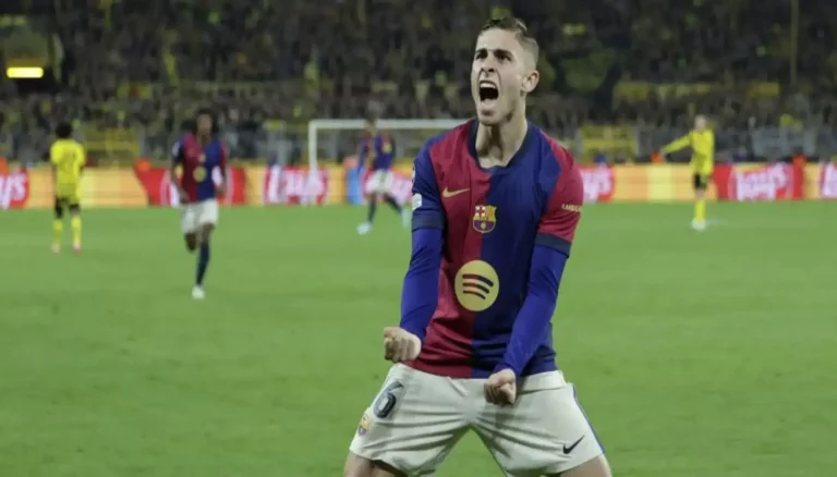 FOTOGRAFÍA. DORTMUND (ALEMANIA), 15 DE ABRIL DE 2025. Fermin López celebra un autogol durante el partido de de vuelta de cuartos de final de la UEFA Champions League entre Borussia Dortmund y FC Barcelona, en Dortmund, Alemania. Efe