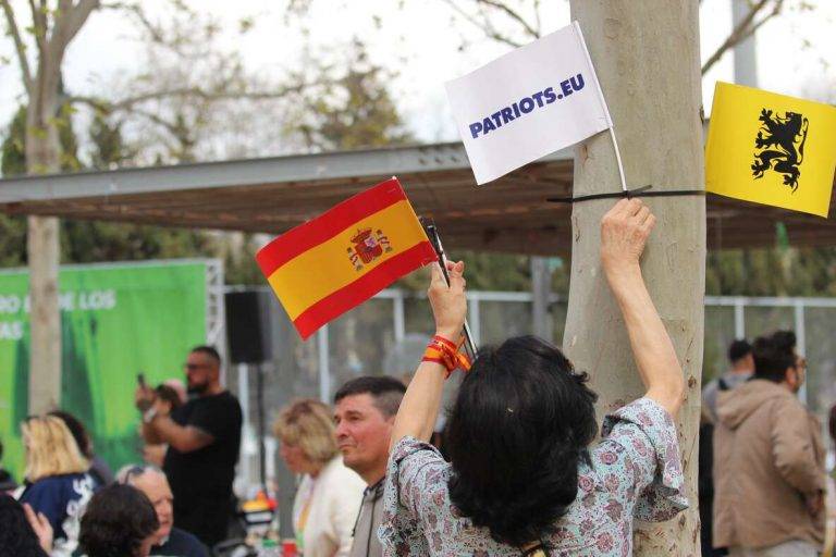 FOTOGRAFÍA. BARCELONA (CATALUÑA) REINO DE ESPAÑA, 05 DE ABRIL DE 2025. El secretario general de VOX y presidente del Grupo Parlamentario en el Parlamento de Cataluña, Ignacio Garriga Vaz de Conceçao; junto al presidente del partido en la provincia de Barcelona y portavoz del Grupo VOX Parlament de Catalunya, Joan Garriga Doménech; y el coordinador de esta formación en la ciudad de Barcelona y presidente del Grupo Municipal VOX Ayuntamiento de Barcelona, Gonzalo de Oro-Pulido Plaza; ha participado este mediodía en la "Gran Butifarrada Popular de VOX Barcelona" en el Parque Nudo Trinidad de la ciudad condal. Lasvocesdelpueblo (Ñ Pueblo)