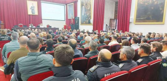 FOTOGRAFÍA. SEVILLA (ANDALUCIA) REINO DE ESPAÑA, 02 DE MARZO DE 2025. La Universidad de Sevilla acoge una formación a más de 400 agentes sobre el "Sistema de Seguimiento Integral de Violencia de Género Viogén 2". Lasvocesdelpueblo (Ñ Pueblo)