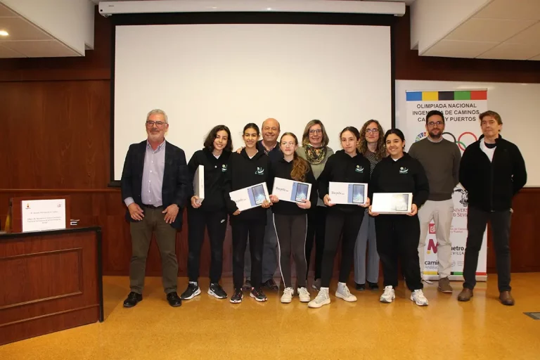 FOTOGRFÍA. SEVILLA (ANDALUCÍA) REINO DE ESPAÑA, 07 DE ABRIL DE 2025. El equipo de Sevilla gana por segundo año consecutivo la Olimpiada Nacional de Caminos. La realización de esta olimpiada, que se ha celebrado este año en la ETS de Ingeniería de la US, está en línea con los Objetivos de Desarrollo Sostenible (ODS). Lasvocesdelpueblo (Ñ Pueblo)