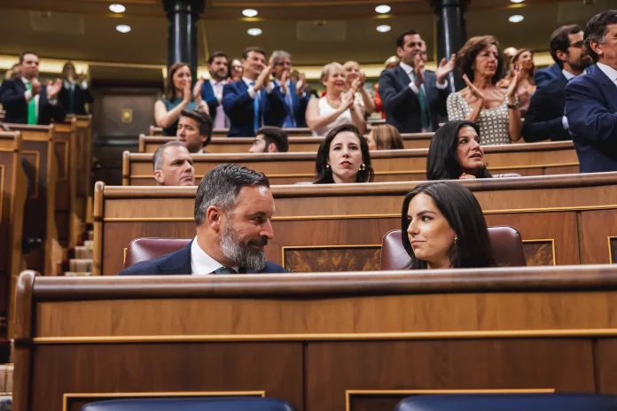 FOTOGRAFÍA. MADRID (REINO DE ESPAÑA), 17 DE AGOSTO DE 2023.Hoy, 17 de agosto de 2023, Sesión Constitutiva de la XV legislatura del Reino de España, que comienza hoy, 17 de agosto de 2023, tras la celebración de las elecciones generales de 2023 y la posterior constitución de las nuevas Cortes Generales; las elecciones generales se celebraron el domingo 23 de julio de 2023. Las nuevas caras visibles de la tercera fuerza política en España, VOX, el presidente del Grupo Parlamentario y de la formación, Santiago Abascal Conde; y la portavoz del Grupo Parlamentario de VOX en el Congreso de los Diputados, María José Rodríguez de Millán Parro (Pepa Millán); lideran el Grupo VOX desde la bancada opositora frente al resto. Lasvocesdelpueblo (Ñ Pueblo) 