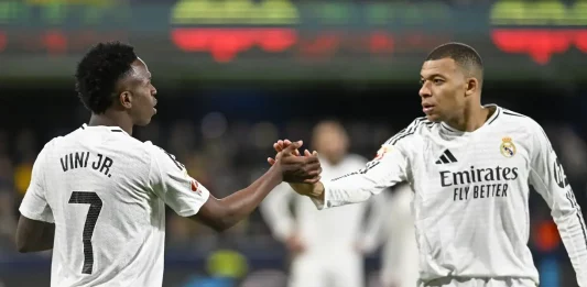 FOTOGRAFÍA. MADRID (REINO DE ESPAÑA), 15 DE MARZO DE 2025. Los jugadores del Real Madrid, el brasileño Vinicius Junior (i) y el francés Kylian Mbappé. Efe