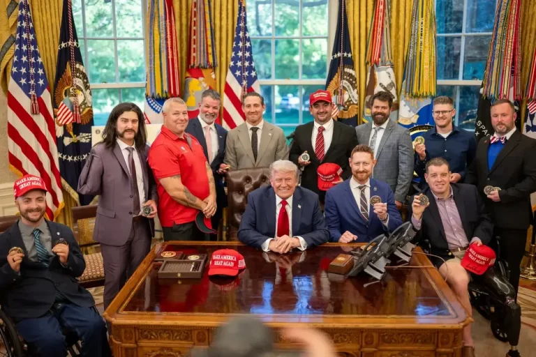 FOTOGRAFÍA. WASHINGTON (ESADOS UNIDOS DE AMERICA, EEUU), 24DE ABRIL DE 2025. La Administración 47ª de los Estados Unidos de América, EEUU, de Donal John Trump y James David Vance —presidente y vicepresidente, respectivamente, de United States of America (USA)— reconoce y homenajea a los héroes nacionales de United States of América. Lasvocesdelpueblo (Ñ Pueblo)