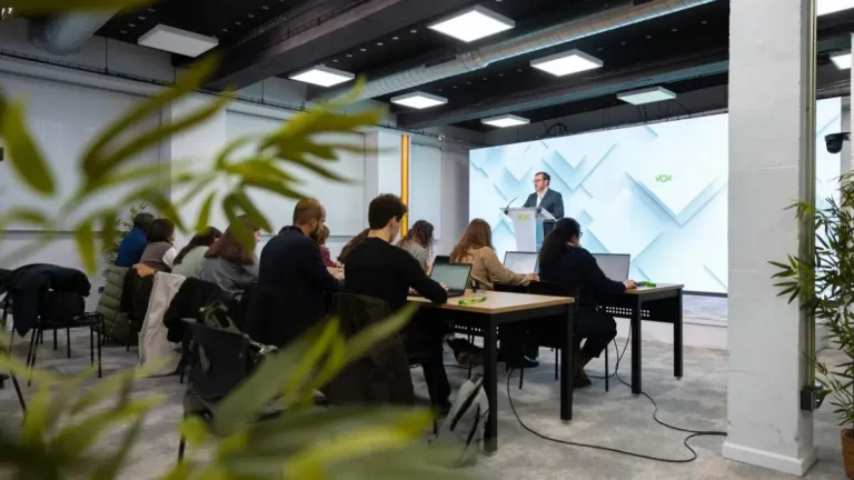 FOTOGRAFÍA. MADRID (REINO DE ESPAÑA), 21 DE ABRIL DE 2025. el portavoz nacional de VOX, José Antonio Fúster Lamelas, registrado este lunes durante una rueda de prensa semanal de la formación presidida por Santiago Abascal Conde. Lasvocesdelpueblo (Ñ Pueblo)