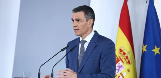 FOTOGRAFÍA. MADRID (REINO DE ESPAÑA), 29 DE ABRIL DE 2025. El presidente del Gobierno y secretario general del Partido Socialista (PSOE), Pedro Sánchez Pérez-Castejón hace una declaración ante los medios este martes en el Palacio de la Moncloa sobre el apagón generalizado del lunes 28 de abril en España. Lasvocesdelpueblo (Ñ Pueblo)