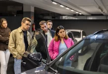 75 aniversario de SEAT S.A. en el corazón de Barcelona con arte, música, cine y deporte FOTOGRAFÍA. BARCELONA (CATALUÑA) REINO DE ESPAÑA, 05 DE MAYO DE 2025. Este mes de mayo en CASA SEAT es sinónimo de arte, música, cine y deporte: El 75 aniversario de SEAT S.A. en el corazón de Barcelona. Lasvocesdelpueblo (Ñ Pueblo)