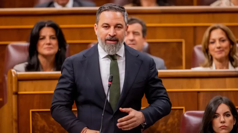 FOTOGRAFÍA. MADRID (REINO DE ESPAÑA), 14 DE MAYO DE 2025. El presidente de VOX, Santiago Abascal Conde, participa a la sesión de control al Gobierno de España que preside Pedro Sánchez Pérez-Castejón. Lasvocesdelpueblo (Ñ Pueblo)
