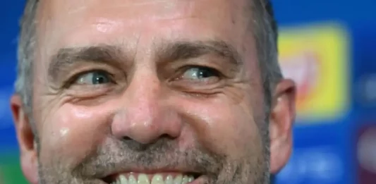 FOTOGRAFÍA. BARCELONA (REINO DE ESPAÑA), 05 DE MAYO DE 2025. El entrenador del Barcelona Hansi Flick en vísperas de la vuelta de semifinales de la UEFA Champions League en Milán, Italia. Efe