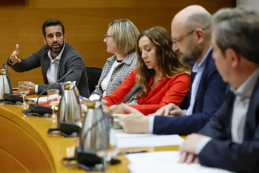 FOTOGRAFÍA. VALENCIA (COMUNIDAD VALENCIANA) REINO DE ESPAÑA, 05 DE MAYO DE 2025. Vista general de la Comisión de investigación en Les Corts Valencianes sobre las causas de las inundaciones tras la Depresión Aislada en Niveles Altos (DANA) o (gota fría) del pasado 29 de octubre de 2024. Efe