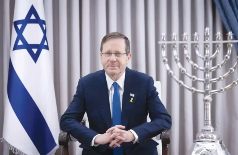 Herzog: Israel lucha contra un «enemigo cruel, siniestro que torturó vidas inocentes, quemó, mutiló y secuestró a nuestos» civiles, «no permitiremos que nuestro enemigo nos deshumanice»