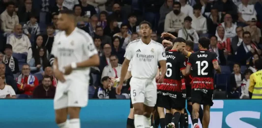 FOTOGRAFÍA. MADRID (REINO DE ESPAÑA), 14 DE MAYO DE 2025. Los jugadores del Mallorca celebran tras marcar ante el Madrid, durante el partido de LaLiga de fútbol que Real Madrid y RCD Mallorca disputan este miércoles en el estadio Santiago Bernabéu. Efe