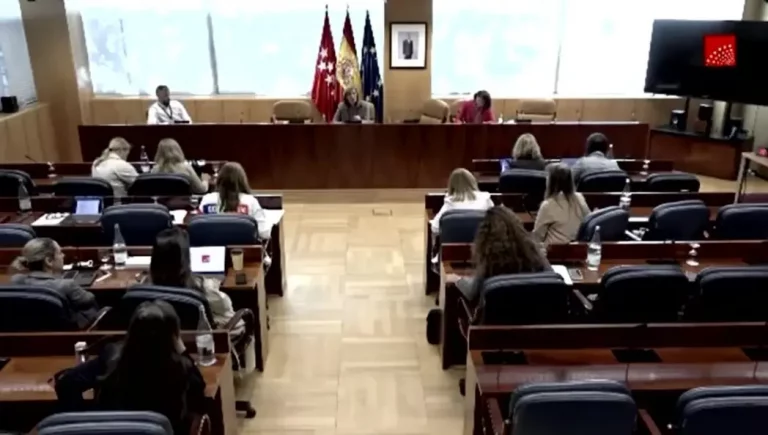 FOTOGRAFÍA. MADRID (REINO DE ESPAÑA), 16 DE MAYO DE 2025. VOX ha solicitado la comparecencia de Miguel Ángel Vázquez en la Comisión de Mujer de la Asamblea de Madrid, miembro de la asociación Ayuda Víctimas Violencia Doméstica (ANAVID), padre y víctima de dos denuncias falsas por parte de su exmujer. Lasvocesdelpueblo (Ñ Pueblo)