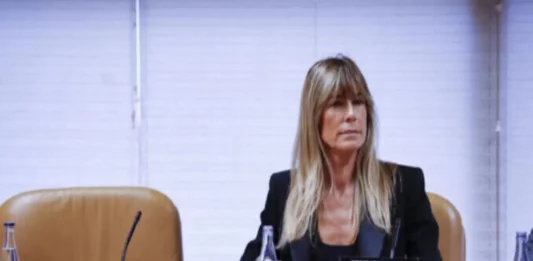 FOTOGRAFÍA. MADRID (COMUNIDAD DE MADRID) REINO DE ESPAÑA, 14 DE MAYO DE 2023. CASO BEGOÑA. María Begoña Gómez Fernández (Begoña Gómez), la mujer del presidente del Gobierno de España y secretario general del Partido Socialista (PSOE), Pedro Sánchez Pérez-Castejón, comparece en la sesión de la comisión de investigación de la Asamblea de Madrid sobre supuesto caso de corrupción en su catedra de la Universidad Complutense. Efe