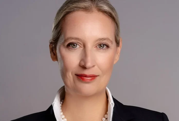 Inmigración - Alice Weidel, Alemania no es la oficina de bienestar social del mundo FOTOGRAFÍA. BERLÍN (ALEMANIA), 27 DE FEBRERO DE 2025. En la imagen la líder del partido político alemán Alternative für Deutschland -Alternativa por Alemania- (AFD), Alice Weidel. Lasvocesdelpueblo (Ñ Pueblo)