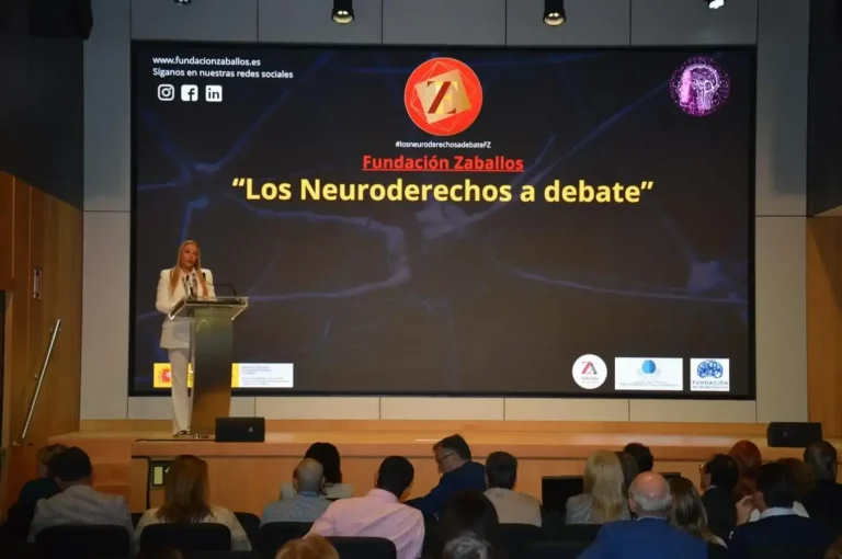 FOTOGRAFÍA. MADRID (REINO DE ESPAÑA), 28 DE ABRIL DE 2025. La Fundación Zaballos para la Defensa de los Derechos Constitucionales, que preside Emilia Zaballos Pulido, organizó este lunes en Madrid una jornada histórica bajo el título "Los Neuroderechos a Debate", un evento que reunió a científicos, juristas, filósofos y tecnólogos con el fin de reflexionar sobre uno de los mayores retos del siglo XXI: la protección de la mente humana en un mundo donde los avances en neurotecnología corren a una velocidad vertiginosa. Lasvocesdelpueblo (Ñ Pueblo)