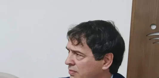 FOTOGRAFÍA. BADAJOZ (EXTREMADURA) REINO DE ESPAÑA, 25 DE ABRIL DE 2025.- David Sánchez Pérez-Castejón, hermano del presidente del Gobierno de España y secretario general del Partido Socialista (PSOE), Pedro Sánchez Pérez-Castejón, declara este viernes ante la jueza instructora de la causa por su contratación como coordinador de los conservatorios pacenses de música, cuya investigación también aprecia indicios de criminalidad en la adjudicación del puesto de jefe de Programas de Actividades Transfronterizas a un exempleado del Ministerio de Presidencia. Efe