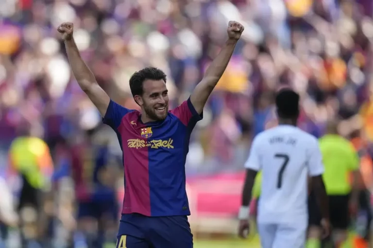FOTOGRAFÍA. BARCELONA (CATALUÑA) REINO DE ESPAÑA, 11 DE MAYO DE 2025. El defensa del Barcelona Eric García celebra su gol contra el Real Madrid, durante el partido de la jornada 35 de LaLiga EA Sports entre el Barcelona y el Real Madrid, este domingo en el Estadi Olímpic Lluís Companys. Efe