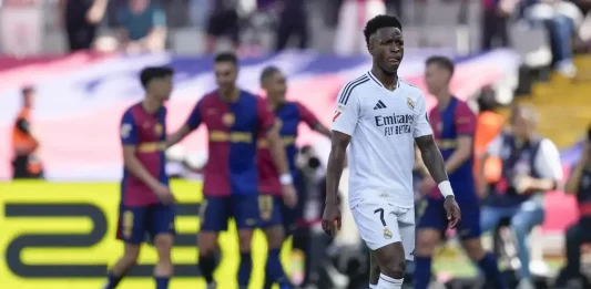 FOTOGRAFÍA. BARCELONA (CATALUÑA) REINO DE ESPAÑA, 11 DE MAYO DE 2025. El delantero del Real Madrid Vinicius Jr, durante el partido de la jornada 35 de LaLiga EA Sports entre el Barcelona y el Real Madrid, este domingo en el Estadi Olímpic Lluís Companys. Efe