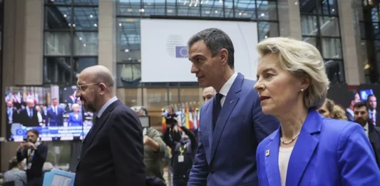 FOTOGRAFÍA. BRUSELAS (BÉLGICA), AÑO 2024. (De izq. a dcha.) del presidente del Consejo Europeo, Charles Michel, el presidente del Gobierno de España, Pedro Sánchez, y la presidente de la Comisión Europea, Ursula von der Leyen en Bruselas, Bélgica. Efe