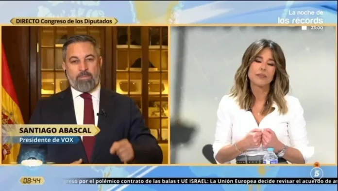 Santiago Abascal, VOX FOTOGRAFÍA. MADRID (REINO DE ESPAÑA), 21 DE MAYO DE 2025. El presidente de VOX y de Patriots of Europe, Santiago Abascal Conde, registrado este miércoles durante una entrevista con el programa "La Mirada Crítica de Tele 5". Captura video/Lasvocesdelpueblo (Ñ Pueblo)