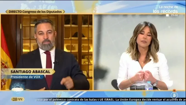 FOTOGRAFÍA. MADRID (REINO DE ESPAÑA), 21 DE MAYO DE 2025. El presidente de VOX y de Patriots of Europe, Santiago Abascal Conde, registrado este miércoles durante una entrevista con el programa "La Mirada Crítica de Tele 5". Captura video/Lasvocesdelpueblo (Ñ Pueblo)