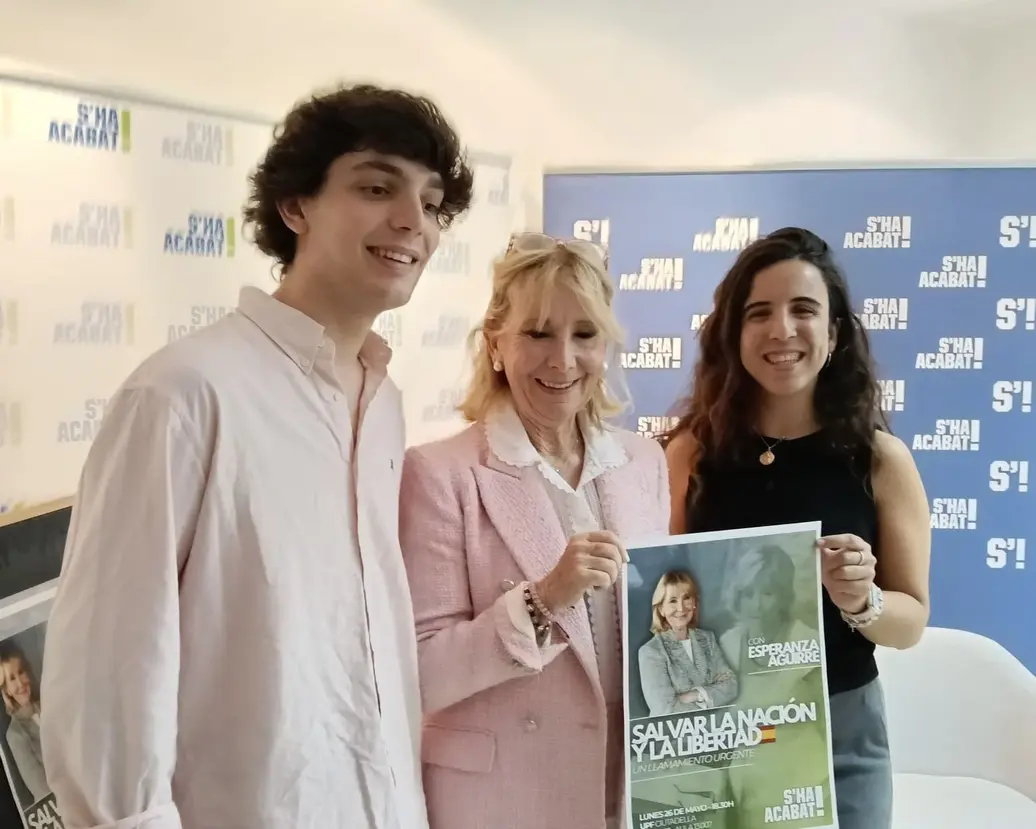 FOTOGRAFÍA. BARCELONA (CATALUÑA) REINO DE ESPAÑA, 27 DE MAYO DE 2025. La conferencia "Salvar la nación y la libertad: un llamamiento urgente", organizada por parte de asociación juvenil S'ha Acabat! (S'!), cuya presentación corrió a cargo del vicepresidente de S'!, Hugo González Escarpa (Hugo Escarpa); y la moderación dirigida por la presidente de esta organización juvenil de la Nación española con sede nacional ubicada en la calle Consell de Cent de Barcelona, Andrea Llopart Gonzalo; reunió este martes la expresidente del Gobierno autonómico de la Comunidad de Madrid, exlíder del Partido Popular (PP) de Madrid y "figura clave del constitucionalismo español" -defiende S'!-, Esperanza Aguirre Gil de Biedma, conocida como "Esperanza Aguirre". Lasvocesdelpueblo (Ñ Pueblo)