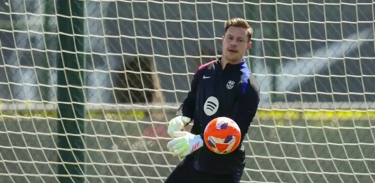 FOTOGRAFÍA. BARCELONA (REINO DE ESPAÑA), 28 DE ABRIL DE 2025. El portero alemán del FC Barcelona Marc-André ter Stegen durante el entrenamiento del equipo en las instalaciones de la Ciudad Deportiva Joan Gamper, este lunes. Efe