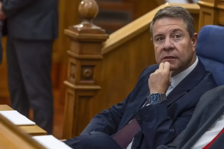 FOTOGRAFÍA. TOLEDO (CASTILLA-LA MANCHA) REINO DE ESPAÑA, 28 DE MAYO DE 2025. El presidente del Gobierno autonómico de la Junta de Castilla La-Mancha y secretario general del Partido Socialista en esta Comunidad Autónoma española, Emiliano García-Page Sánchez (en la imagen), durante una sesión de control del pleno del parlamento regional castellanomanchego. Efe