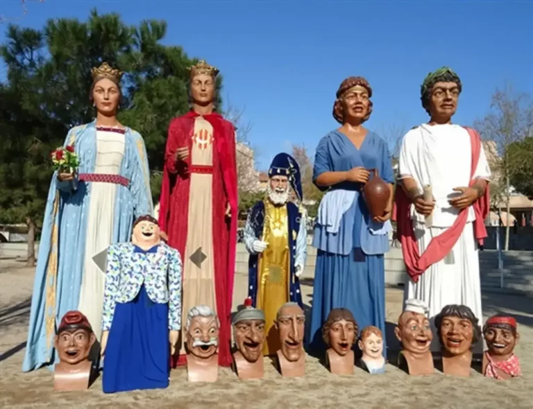 FOTOGRAFÍA. CORNELLA DE LLOBREGAT (BARCELONA) REINO DE ESPAÑA, 18 DE JUNIO DE 2022. Detalle del cartel oficial de la fiesta mayor 2022 de Cornellá de Llobregat, con el siguiente programa: "XXX Encuentro de Gigantes del Corpus. Actividad: Cultural. Información: 17:00 horas. Recepción de grupos 18:30 horas. Inicio Pasacalle. Recorrido: Plaza de la Iglesia, Calle de Mossèn Jacint Verdaguer, Calle del Almendro, Calle de Rubió y Ors, Calle de Sant Jeroni, Paseo de los Ferrocarriles Catalanes y final en la Plaza de la Sardana. 20:00 horas: Agradecimientos, entrega de recuerdos y baile general de despedida en la plaza de la Sardana. Aleaciones participantes: Aleación de gigantes de Iluro Mataró, Gigantes de Manresa, Aleación Gigantes de Riudoms, Gigantes del AMPA Virgen del Carmen de El Prat, Aleación de Gigantes de San Vicente de Castellet, Pandilla de Gigantes de Guissona, Gigantes de Martorell, Gigantes de Martorell Gavà, Geganters y Grallers de Cornellà de Llobregat y Geganters de Cornellà. Precio: Gratuito. Cuando: 14 de junio 2025 Horario: 18:30 horas-20:30 horas. Organiza: Fomento de Cultura Popular de Cornellá de Llobregat/Ayuntamiento de Cornellá de Llobregat". Ayuntamiento de Cornellá de Llobregat/Lasvocesdelpueblo (Ñ Pueblo)