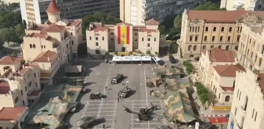 FOTOGRAFÍA. BARCELOAN (CATALUÑA) REINO DE ESPAÑA, 07 DE JUNIO DE 2025. Detalle de una vista aérea del Cuartel El Bruch del Ejército de Tierra en Cataluña este sábado, donde miles de catalanes están convocados desde la tardes de ayer viernes por parte de la Inspección General del Ejército (IGE) -mando militar en esta Comunidad Autónoma española- a tres jornadas de Puertas Abiertas, en marco del Día de las Fuerzas Armadas (FAS) 2025. IGE Barcelona/Lasvocesdelpueblo (Ñ Pueblo)