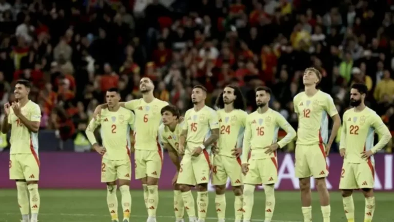 FOTOGRAFÍA. MÚNICH (ALEMANIA), 08 DE JUNIO DE 2025. Los jugadores de España tras perder la final de la UEFA Nations League que han jugado Portugal y España en Múnich, Alemania Efe