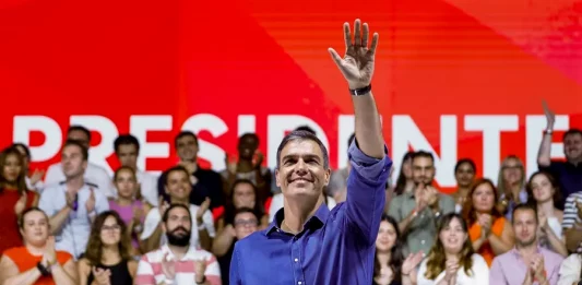 FOTOGRAFÍA. BARCELONA (REINO DE ESPAÑA), 16 DE JULIO DE 2023. El presidente del Gobierno de España y líder del PSOE, Pedro Sánchez Pérez Castejón, ha reivindicado su gestión y la mejora de la convivencia en Cataluña durante un mitin en Barcelona, en el que ha pedido para el 23J el voto de las mujeres, los jóvenes y los indecisos a favor de una España que avanza unida en su diversidad. Cataluña es una de las comunidades autónomas donde los socialistas esperan obtener mejores resultados en las elecciones generales del 23 de julio, impulsados después de que Jaume Collboni Cuadrado lograra hacerse con las riendas del Ayuntamiento de Barcelona tras las municipales de mayo y después de que el PSC lograra ser primera fuerza en las autonómicas de 2021. Efe