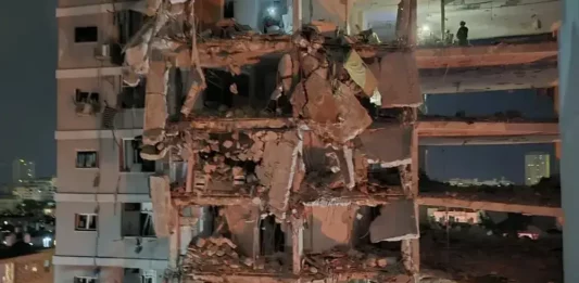 FOTOGRAFÍA. HAIFA/TEL-AVIV (NORTE DE ISRAEL) ESTADO DE ISRAEL, 13 Y 14 DE JUNIO DE 2025. Irán busca el terror entre civiles israelíes. El pueblo de Israel ya ha registrado un total de 9 muertos, más de 152 heridos y varios desaparecidos entre los escombros de edificios residenciales, en su mayoría en la parte musulmana de la tierra Santa. Los ayatolas ISIS atacan zonas residenciales en Israel y asesinan a los civiles dejando más de un centenar de heridos y varios desaparecidos. 4 mujeres, entre ellas una madre y sus dos hijas (de 13 y 20 años), toda esta familia musulmana: Manar al-Qassem Abu al-Hija Khatib y sus dos hijas, Hala y Shada, junto con su familiar Manar Diab Khatib. Además, Este sábado Israel Aloni y Yevgenia Blinder murieron a causa de un misil en un barrio residencial de El Centro; y el viernes 13 de junio de 2025, Etti Cohen Angel murió después de resultar gravemente herido por el ataque de un misil en un barrio residencial. Lasvocesdelpueblo (Ñ Pueblo)