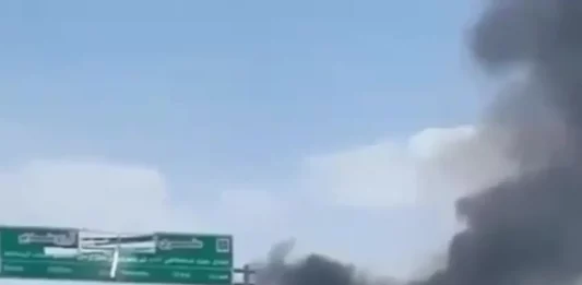 FOTOGRAFÍA. KERMANSHAH (REPÚBLICA ISLÁMICA DE IRÁN), 14 DE JUNIO DE 2025. Varias imágenes de testigos muestran el control total de Israel del espacio aéreo iraní, con operaciones de la Fuerza Área de Israel (FAI) sin resistencia alguna de Irán en plena luz del día, por ejemplo en Kermanshah, una ciudad capital de la provincia de Kermanshah, ubicada en la zona occidental de Irán, que además está situada a 525 kilómetros de la capital del país, Teherán, y se encuentra a 80 kilómetros de la frontera con Irak. Captura vídeo/Lasvocesdelpueblo (Ñ Pueblo)