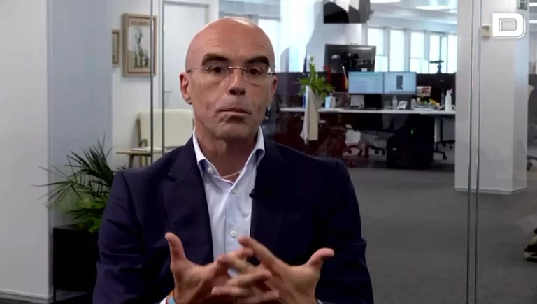 FOTOGRAFÍA. MADRID (REINO DE ESPAÑA), 21 DE JUNIO DE 2025. El jefe de la delegación de VOX en la coalición patriota europea del Parlamento Europeo, Patriots of Europe, Jorge Buxadé Villalba, registrado durante una entrevista con el digital "El Debate". Captura vídeo/Lasvocesdelpueblo (Ñ Pueblo)