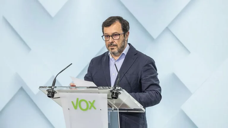 FOTOGRAFÍA. MADRID (REINO DE ESPAÑA), 30 DE JUNIO DE 2025. El portavoz Nacional del partido de los obreros españoles y patriotas de España, José Antonio Fúster Lamelas, durante una rueda de prensa este lunes en calle Bambú 12 de Madrid, sede nacional d ela Resistencia. Lasvocesdelpueblo (Ñ Pueblo)