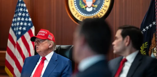 FOTOGRAFÍA. WASHINTON (ESTADOS UNIDOS DE AMÉRICA, EEUU), 22 DE JUNIO DE 2025. El presidente de United States of América (USA), Donald John Trump, ha presidido hoy la "Sala de Situaciones" de la Casa Blanca durante los ataques históricos de las Fuerzas Armas de USA contra el programa nuclear de los Ayatolas ISIS que ocupan la República Islámica de Irán, junto al vicepresidente de EEUU, James David Vance; al Secretario del Estado, Marco Antonio Rubio (Marco Rubio); al el Secretario de Defensa de EEUU, Peter Brian Hegseth; a la 25ª Secretaria del Ejército y la primera mujer en ejercer este cargo; Christine Elizabeth Wormuth; y al Jefe del Estado Mayor Conjunto, el general John Daniel Caine. Lasvocesdelpueblo (Ñ Pueblo)