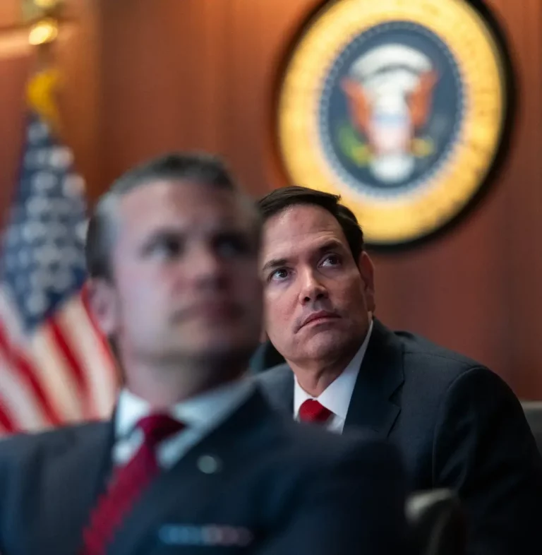 FOTOGRAFÍA. WASHINTON (ESTADOS UNIDOS DE AMÉRICA, EEUU), 22 DE JUNIO DE 2025. El presidente de United States of América (USA), Donald John Trump, ha presidido hoy la "Sala de Situaciones" de la Casa Blanca durante los ataques históricos de las Fuerzas Armas de USA contra el programa nuclear de los Ayatolas ISIS que ocupan la República Islámica de Irán, junto al vicepresidente de EEUU, James David Vance; al Secretario del Estado, Marco Antonio Rubio (Marco Rubio); al el Secretario de Defensa de EEUU, Peter Brian Hegseth; a la 25ª Secretaria del Ejército y la primera mujer en ejercer este cargo; Christine Elizabeth Wormuth; y al Jefe del Estado Mayor Conjunto, el general John Daniel Caine. Lasvocesdelpueblo (Ñ Pueblo)
