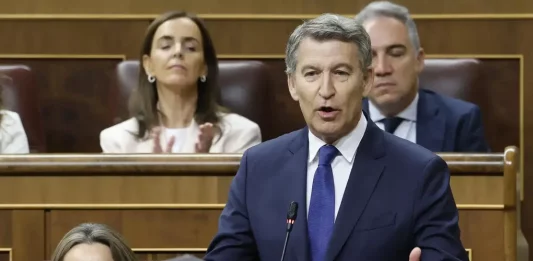 FOTOGRAFÍA. MADRID (REINO DE ESPAÑA), 18 DE JUNIO DE 2025. El presidente del PP, Alberto Núñez Feijóo, durante su intervención en la sesión de control al Gobierno que se celebra este miércoles en el Congreso. Efe