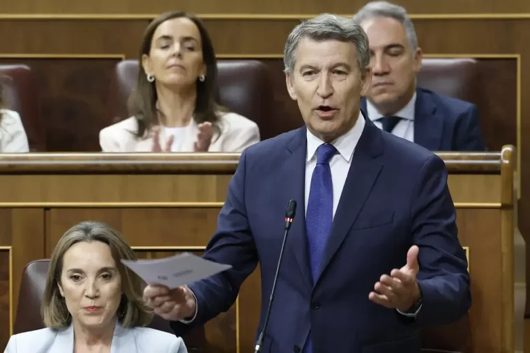 FOTOGRAFÍA. MADRID (REINO DE ESPAÑA), 18 DE JUNIO DE 2025. El presidente del PP, Alberto Núñez Feijóo, durante su intervención en la sesión de control al Gobierno que se celebra este miércoles en el Congreso. Efe