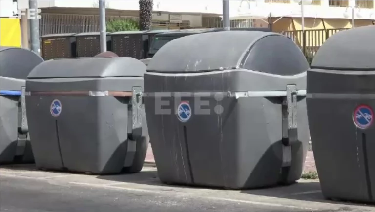 FOTOGRAFÍA. CAMBRILS (TARRAGONA) CATALUÑA (REINO DE ESPAÑA), 09 DE JUNIO DE 2025. Un inmigrante "mantero" -comenciante ilegal de la venta no autorizada de mercancías falsas llamada "Top Manta"- ha apuñalado a un trabajador de limpieza en Cambrils (Tarragona), quien está en "estado grave", de una desde VOX a Lasvocesdelpueblo y fuentes del Gobierno municipal de Cambrils a la agencia Efe. Captura video Efe/Lasvocesdelpueblo (Ñ Pueblo)