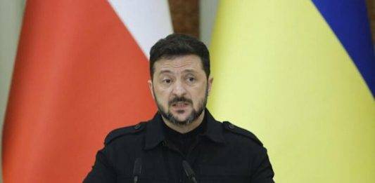 FOTOGRAFÍA. KIEV (UCRANIA), 28 DE JUNIO DE 2025. El presidente de Ucrania, Volodímir Oleksándrovich Zelenski (Volodímir Zelenski), durante una declaración este sábado 28 de junio de 2025. Efe