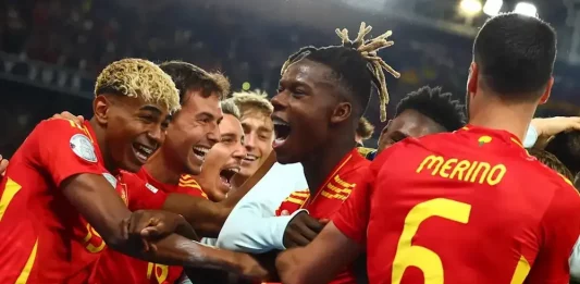 FOTOGRAFÍA. STUTTGART (ALEMANIA), 05 DE JUNIO DE 2025. Los jugadores españoles celebran un gol durante la segunda semifinal de la UEFA Nations League en Stuttgart, Alemania. Efe