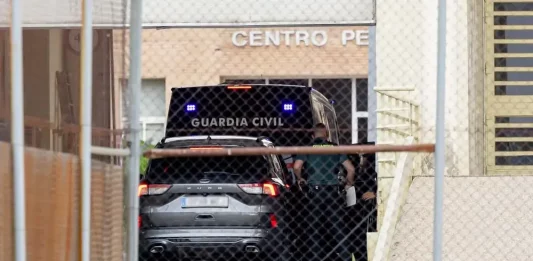 FOTOGRAFÍA. MADRID (REINO DE ESPAÑA), 30 DE JULIO DE 2025. Registran la llegada e ingreso en prisión de Santos Cerdán León (PSOE). El ex secretario de Organización del del PSOE y número dos del PSOE, Santos Cerdán León, ya ha ingresado en la cárcel madrileña de Soto del Real después de que el juez del Tribunal Supremo Leopoldo Puente haya acordado el ingreso en prisión comunicada al considerar que tuvo "específico papel" en la trama del llamado caso Koldo. Efe