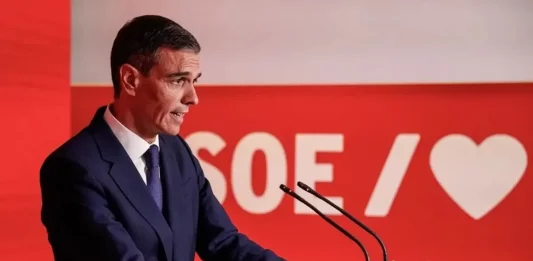 FOTOGRAFÍA. MADRID (REINO DE ESPAÑA), 12 DE JUNIO DE 2025. FOTOGRAFÍA. MADRID (REINO DE ESPAÑA), 12 DE JUNIO DE 2025. El presidente del Gobiernode España y líder del Partido Socialista (PSOE), Pedro Sánchez Pérez-Castejón, registrado este jueves durante la rueda de prensa sobre la dimisión del secretario de organización del Partido Socialista y su mano derecha en las negociaciones del acuerdo de investidura y en el PSOE, Santos Cerdán León, investigado por el tribunal supremo por corrupción, tras hallarse hoy su papel decisivo en la red de corrupción de las comisiones en contratos de compra de las mascarillas de la COVID-19 con su colega imputado exsecretario de Organización del PSOE y ministro de Transportes José Luis Ábalos Meco junto al cabecilla de la trama Koldo García Izaguirre. Efe