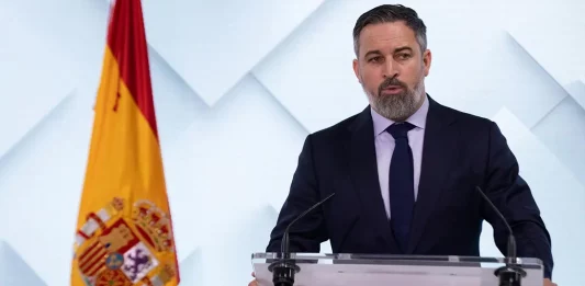 FOTOGRAFÍA. MADRID (REINO DE ESPAÑA), 23 DE JUNIO DE 2025. El presidente de VOX y de Patriots of Europe, Santiago Abascal Conde, en una comparecencia ante los medios en la sede nacional de su formación en calle Bambú 12 de la capital del Reino de España, Madrid, este lunes 23 de junio de 2025, desde donde ha valorado la actualidad política en el país. Lasvocesdelpueblo (Ñ Pueblo)
