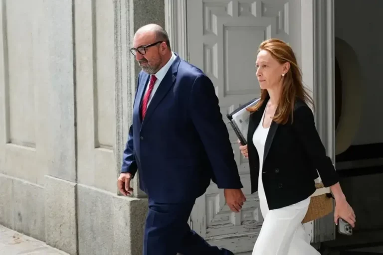 FOTOGRAFÍA. MADRID (REINO DE ESPAÑA), 23 DE JUNIO DE 2025. En el imagen el cabecillas del Caso Koldo (Koldo García Izaguirre), exasesor del exministro de Transportes  y exsecretario de Organización del Partido Socialista (PSOE), José Luis Ábalos Meco, y muy amigo del preso exsecretario de Organización del PSOE y exdiputados del PSOE Congreso de los Diputados, Santos Cerdán león; a su salida del Tribunal Supremo, en Madrid, unos interrogatorios del juez-magistrado instructor de la causa sobre la red corrupta del PSOE (Caso Koldo). Efe