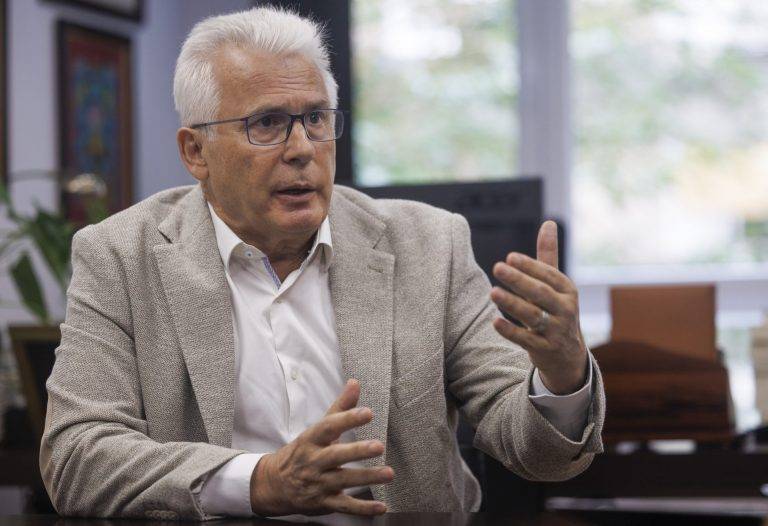 FOTOGRAFÍA. MADRID (REINO DE ESPAÑA), 18 DE OCTUBRE DE 2023. El inhabilitado por prevaricación juez del Juzgado Central de Instrucción n.º 5 de la Audiencia Nacional, Baltasar Garzón Real, durante una entrevista sobre geopolítica, principalmente Chile. Efe