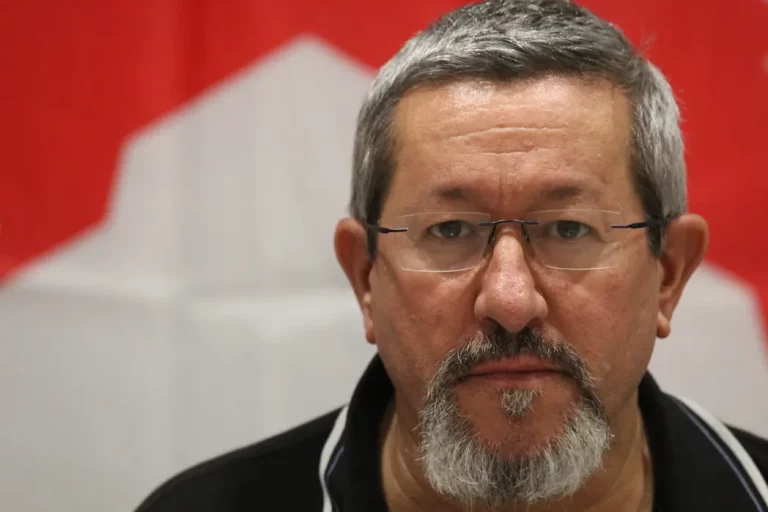 FOTOGRAFÍA. BARCELONA (CATALUÑA) REINO DE ESPAÑA, VIERNES 4/SÁBADO 5 DE JULIO DE 2025. Detalles de los ponentes y presentadores de las ponencias del XI Congreso de Catalanitat Hispánica Somatemps han tenido lugar en uno de los auditorios del Hotel Catalonia Barcelona 505, en calle Muntaner, número 505, 08022 Distrito de Sarrià-Sant Gervasi (Barcelona): el presidente de Somatemps, Rafael Molina; el director de Fundación DENAES para la defensa de España en Cataluña, Vicente Durán; la vicepresidente de la Asociación de Profesores por el Bilingüismo (APB), fundadora de la Asociación de Mujeres por la Igualdad (AMPI), María José Ibáñez Rodríguez. Ponencias: «El Obispo Guerra Campos. Un faro en la tormenta» por Manuel Jesús Acosta Elías (Manuel Acosta); «Mitos y manipulaciones: sobre el origen del catalanismo» por Javier Barraycoa Martínez (en la imagen); «La burguesía catalana y las guerras de Cuba» por Rafael Molina; «Los sindicatos libres» por Josep Alsina Calvés; «Le génocide Vendéen (el genocidio Vendeano)», por Reynald Sachar; «Juan de Sessa: un ejemplo de integración de la España del siglo XVI», por José Vicente Pascual; "Catalanes en la división azul" por Carlos Caballero; «Un hispanista francés en defensa de la verdad histórica» por Arnaud Imatz; y recital musical por Maria José Ibañez Rodríguez. Lasvocesdelpueblo (Ñ Pueblo)